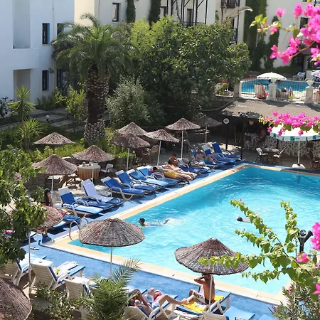 אתר נופש Bodrum Park 2*